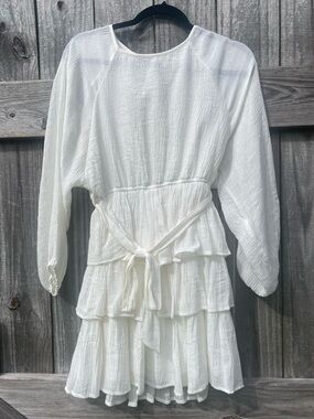 entro White Textured Fabric Top